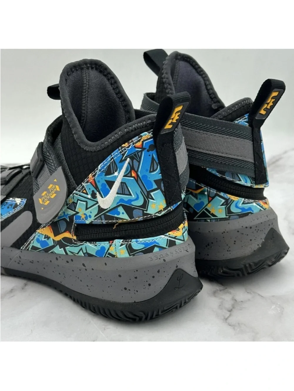 Nike LeBron Shoes Youth Size 7Y Black Graffiti Strap Basketball Kids CJ1317-070